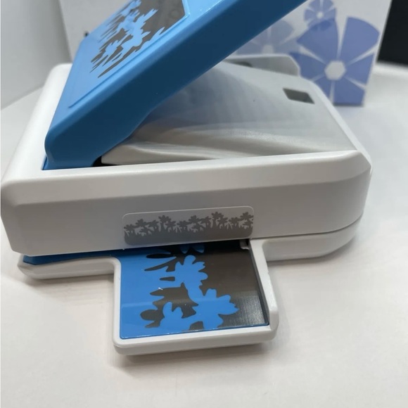 Creative Memories WildFlowers Decorative Border Punch Brand New - Picture 8 of 11